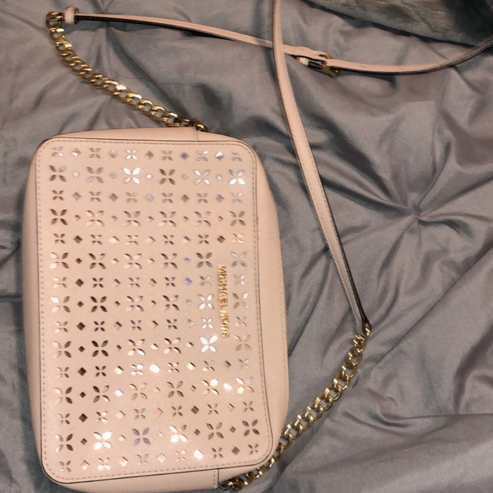 Micheal Kors rose gold crossbody